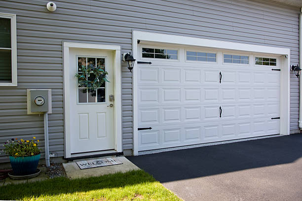 24/7 Emergency Garage Door Panel Replacement experts in Fernandina Beach, FL